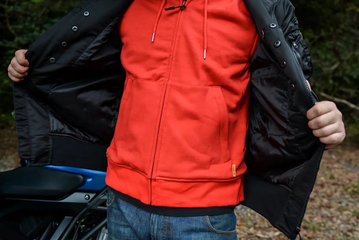 一見カジュアルだけどバイク用！お洒落とプロテクション、防寒性を両立