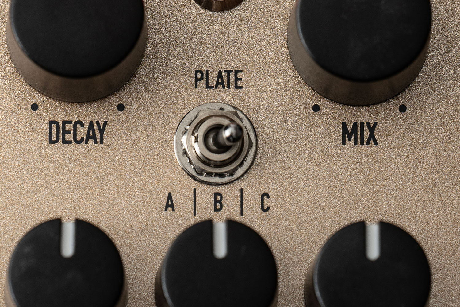 Universal Audio : 青木征洋が弾く UAFX Heavenly Plate Reverb