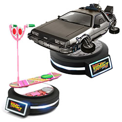 BTTF2』より、浮遊シーンの再現が可能なkidslogic社製「デロリアン