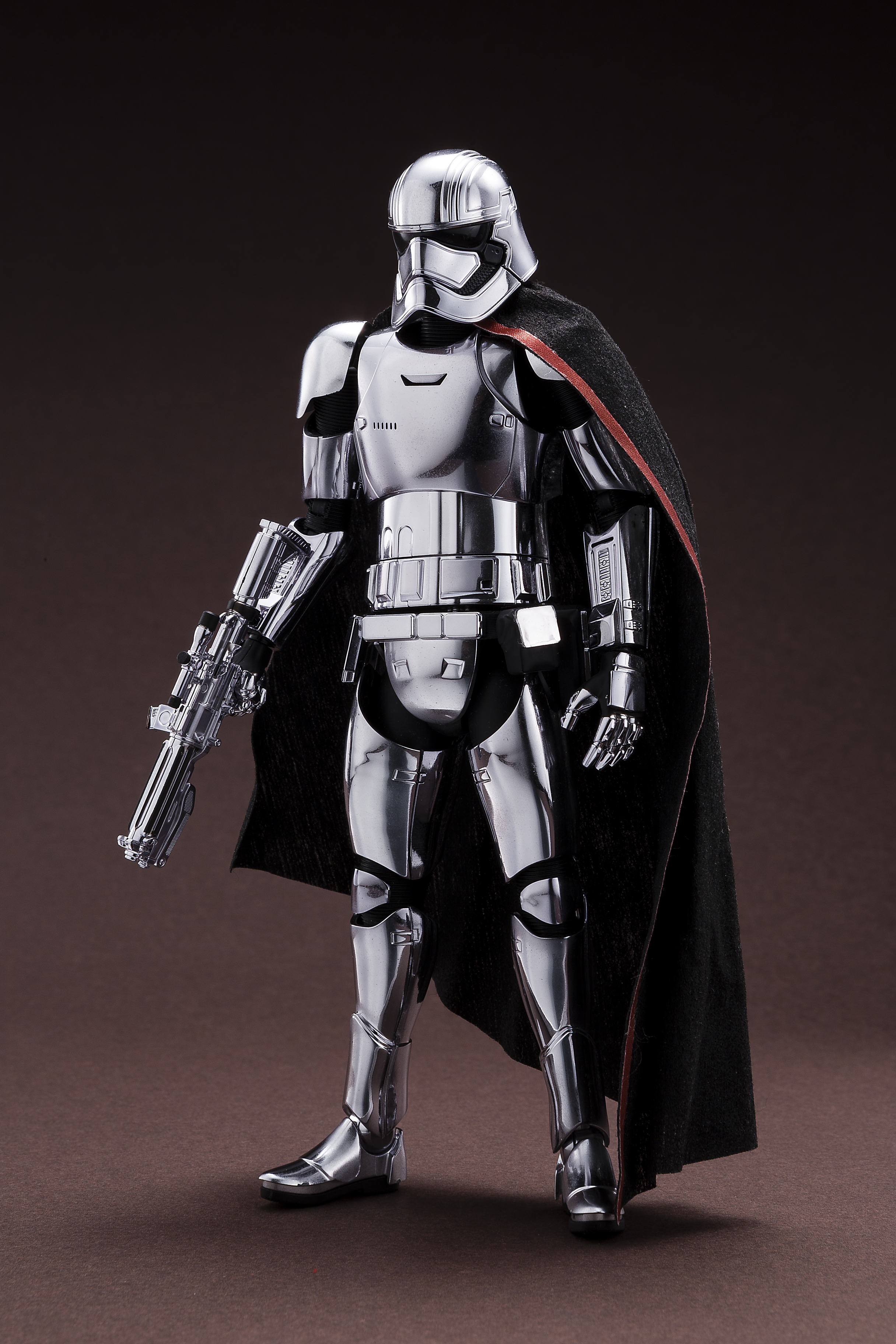 スター・ウォーズ／フォースの覚醒』キャプテン・ファズマ＆ファースト