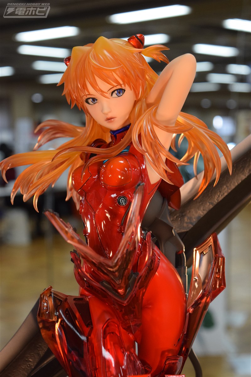 エヴァ』絶対領域アスカや『ラブライブ！サンシャイン!!』Aqours