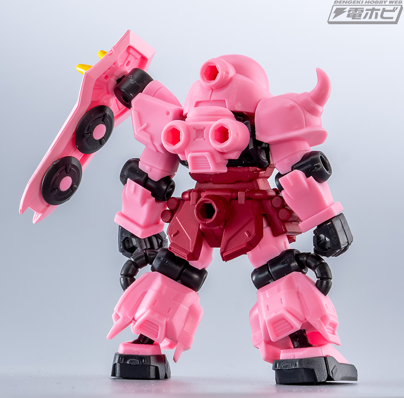 プロトタイプガンダムにシルヴァ・バレト・サプレッサー、ザク