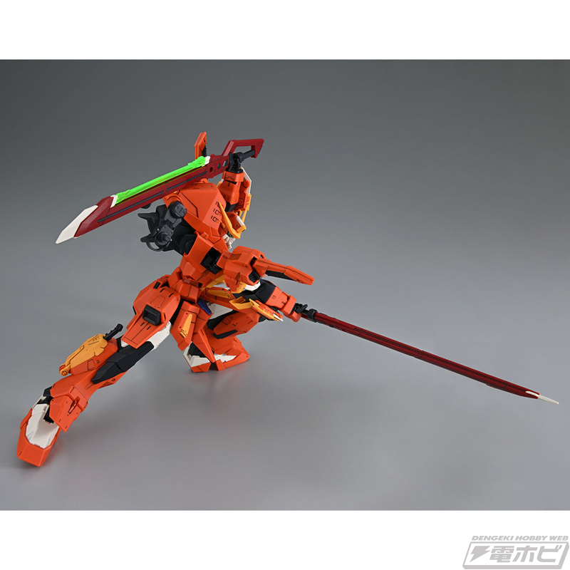 ガンプラ「RG デスティニーガンダム［チタニウムフィニッシュ］」や