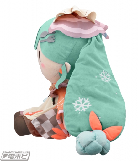 全長約50センチ！三月八日氏がデザインを手がけた「雪ミク2024 ふわ