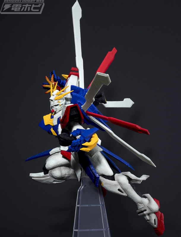 臨場感あふれるゴッドガンダムのフィギュアやマスター・アジアの