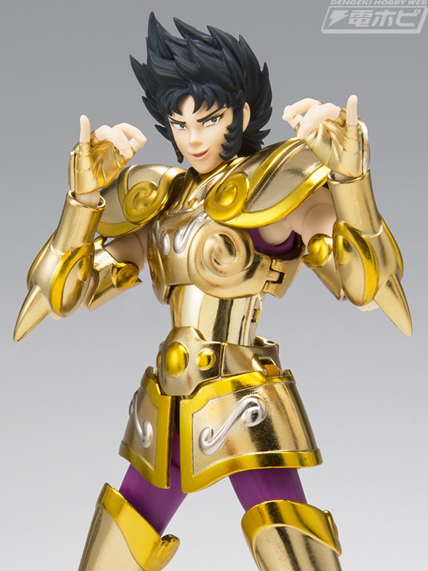 ドラゴン紫龍と対峙した際に見せた独特の構えを再現可能！「聖闘士聖衣