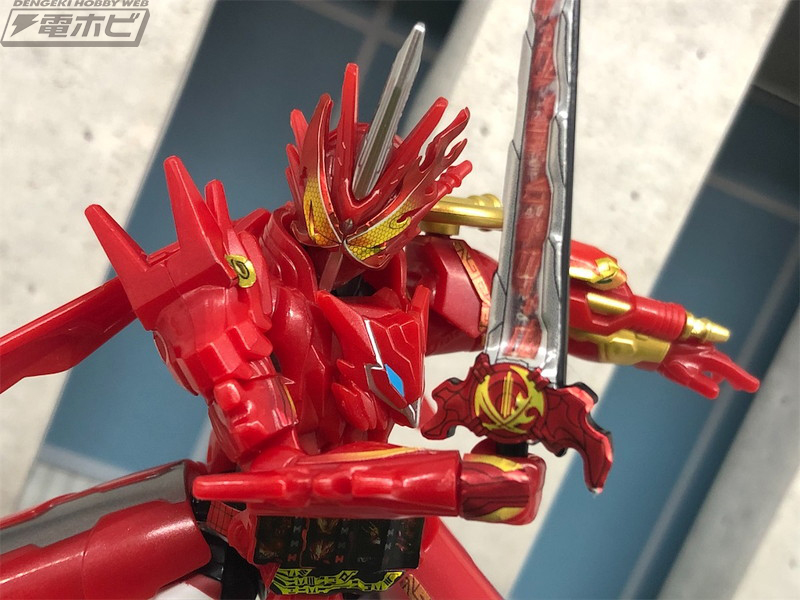 装動 仮面ライダーセイバー Book4」収録のクリムゾンドラゴンが公開