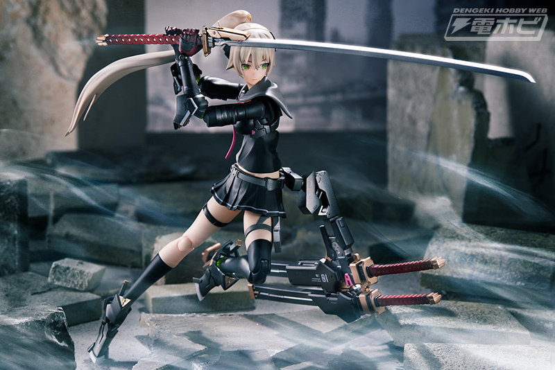 三本の刀や短刀を装備した女子高生がプラモデルに！neco氏オリジナル
