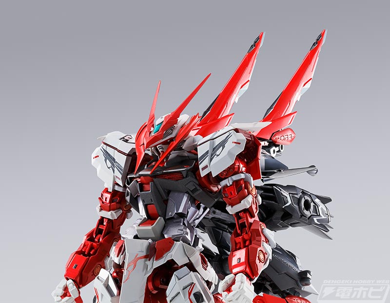 ガンダムアストレイ レッドドラゴンの進化形態「レッドドラゴニクス