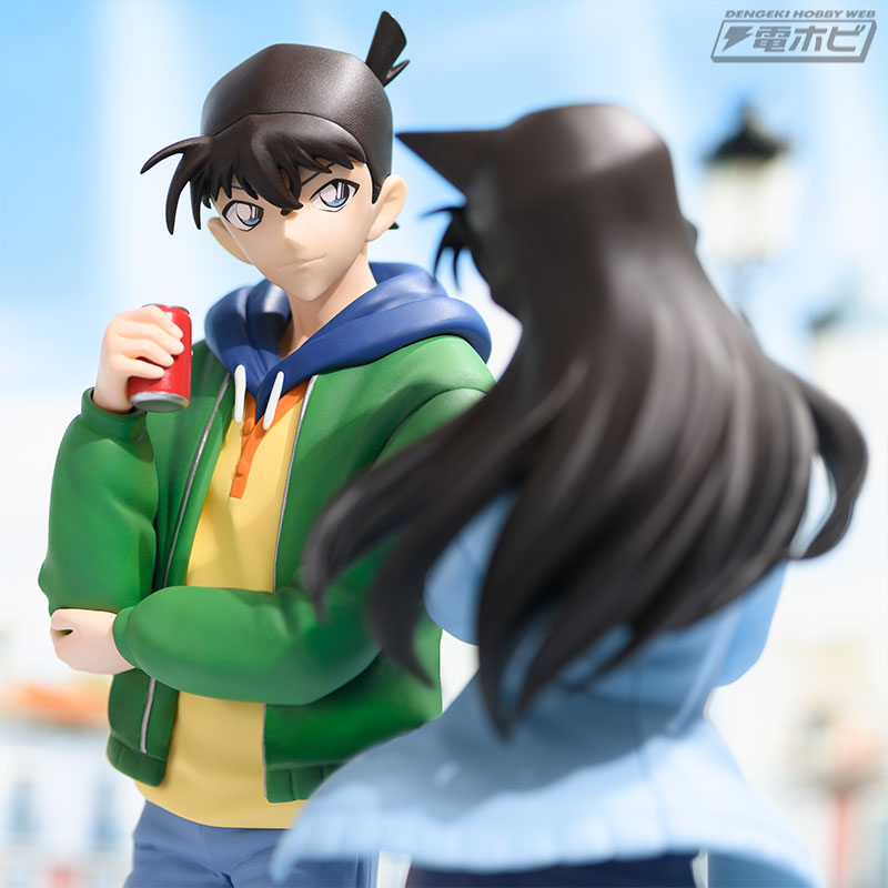 名探偵コナン』の工藤新一と毛利蘭のプライズフィギュアをそろえて作品