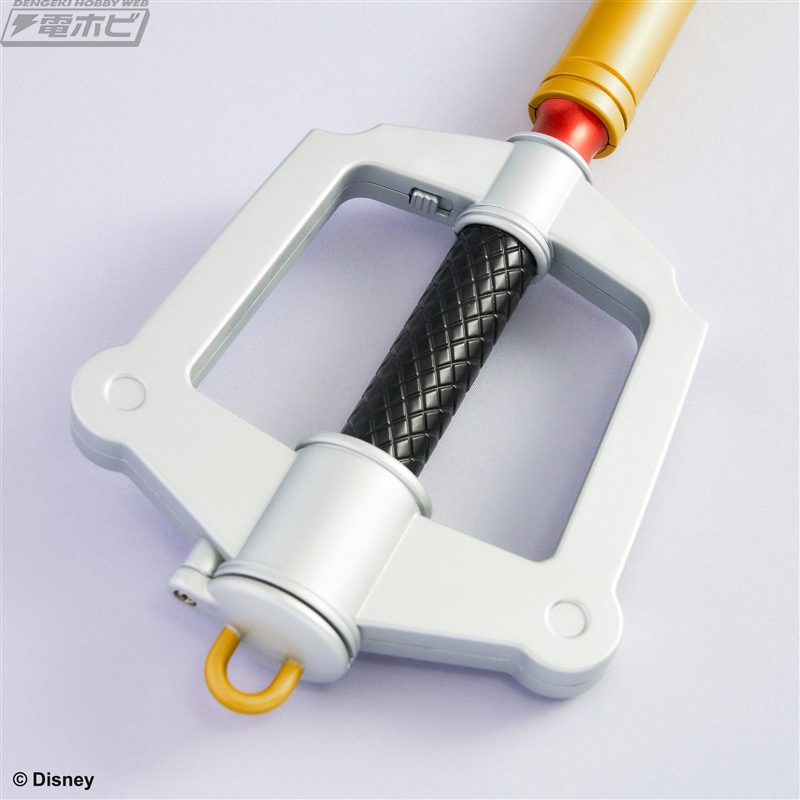 鍵穴照射ライト付き！『キングダム ハーツ』ライトアップキーブレード