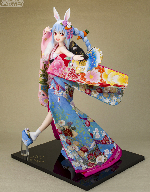 複製サイン情報も解禁！『ホロライブ』兎田ぺこらの1/4スケール日本