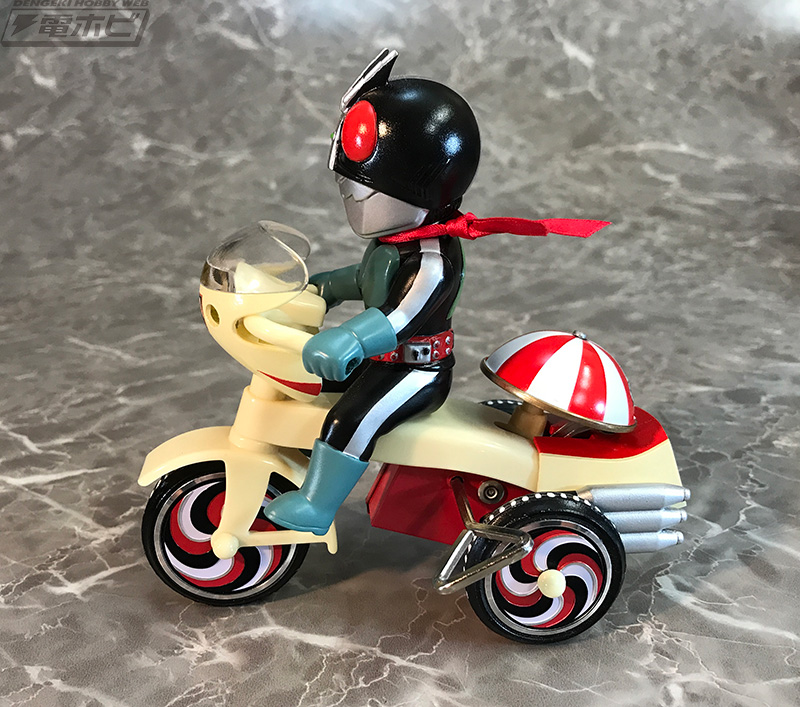 仮面ライダー旧1号、旧2号、蜘蛛男、ショッカー戦闘員が、ソフビ