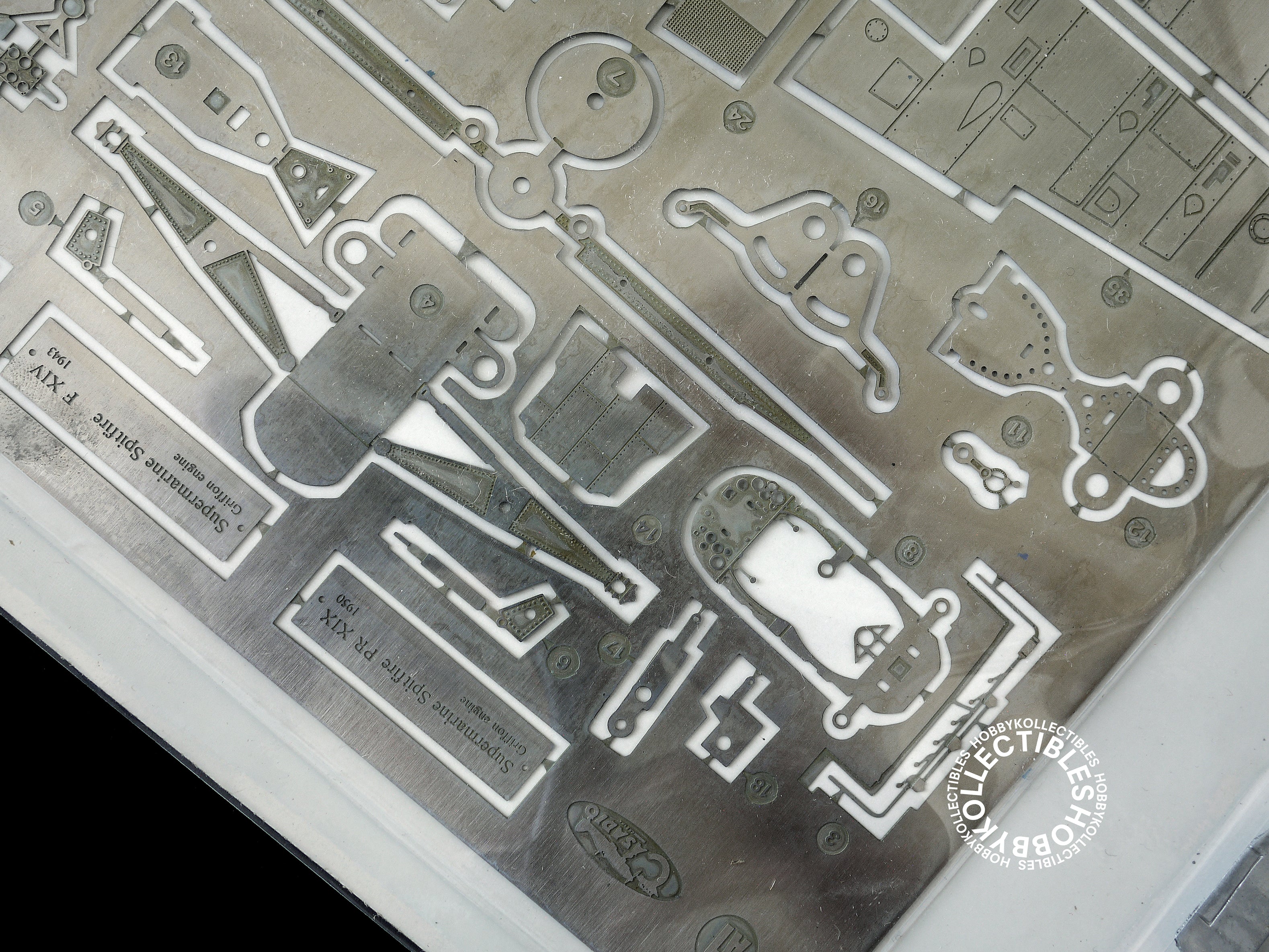 Casadio Gunze 1/48 Spitfire F.XIV E Fighter Metal Model Kit