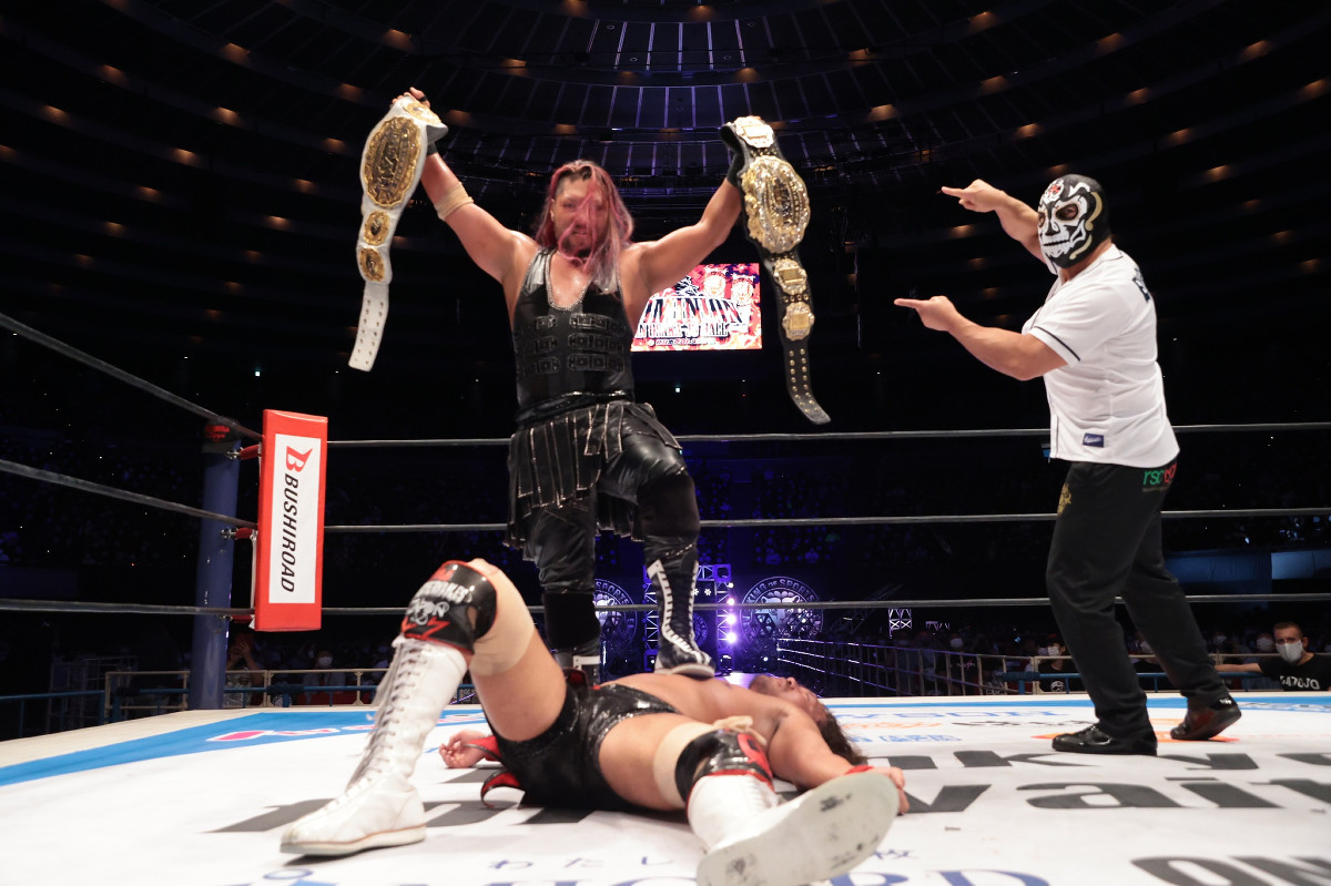 EVIL、ディック東郷のアシスト受け内藤哲也撃破しIWGPヘビー