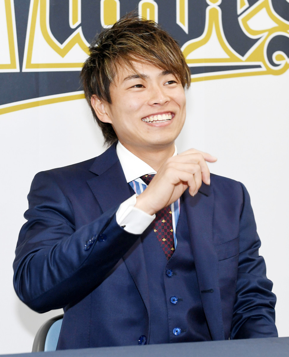 オリックス】山岡泰輔が12球団大トリ更改 1500万円減の8500