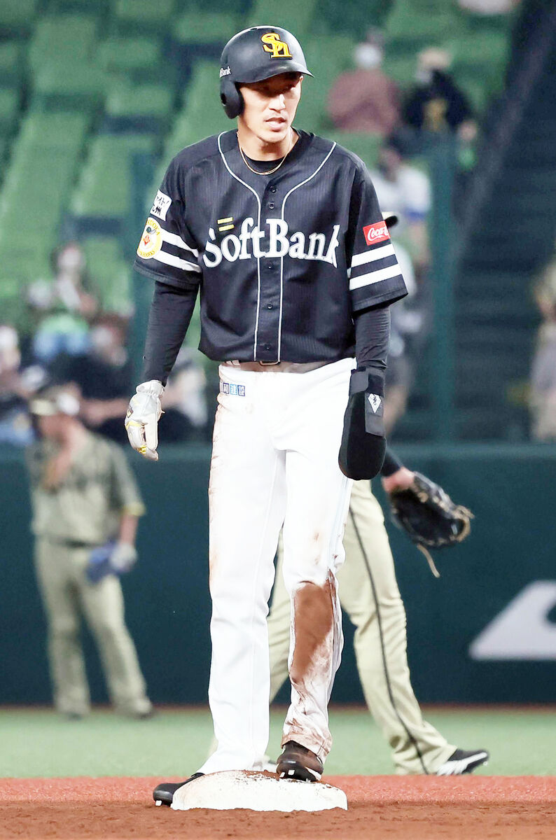 ソフトバンク】柳町達、送りバント試みた自らの打球に触れ痛恨アウト