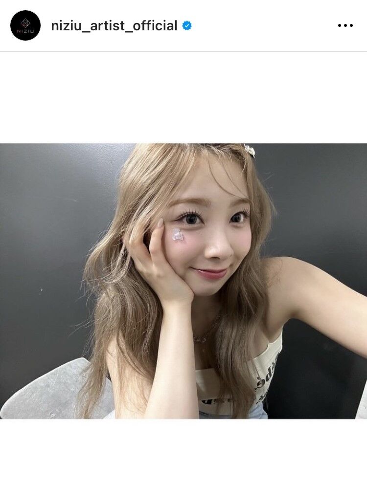 NiziU・ミイヒ、肩出し＆ミニスカショットが「ギャル感あるのいい