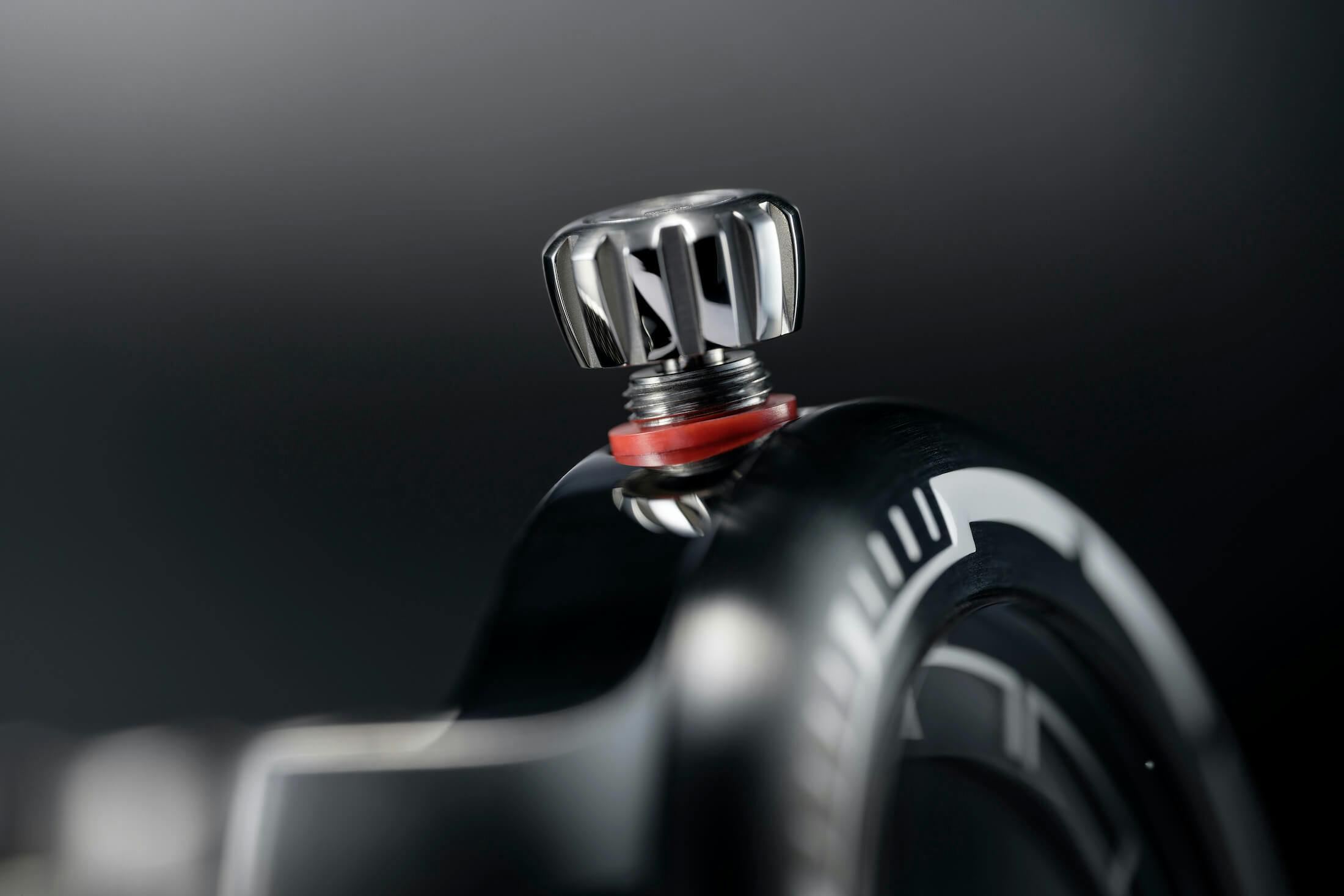 Introducing: ミン 18.01 H41 新進気鋭のマイクロブランドから