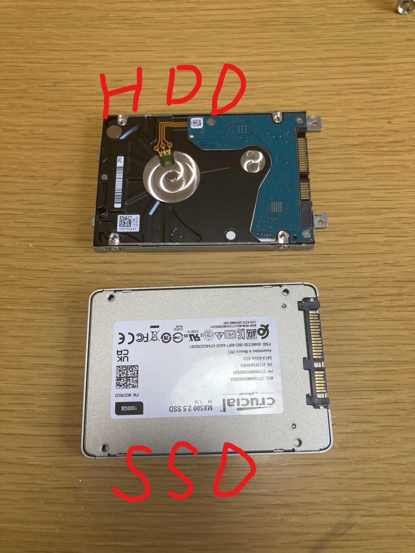 富士通FMV LIFEBOOK AH50/C2をSSD換装してみた【画像つきで手順を紹介