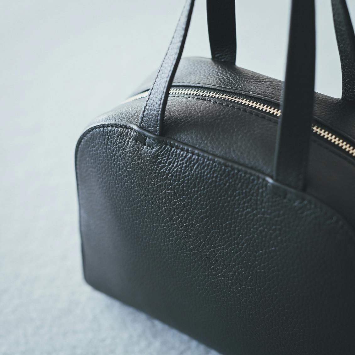 スタッフの愛用品】よそゆきにも、いつものお出かけにも。見ため以上に