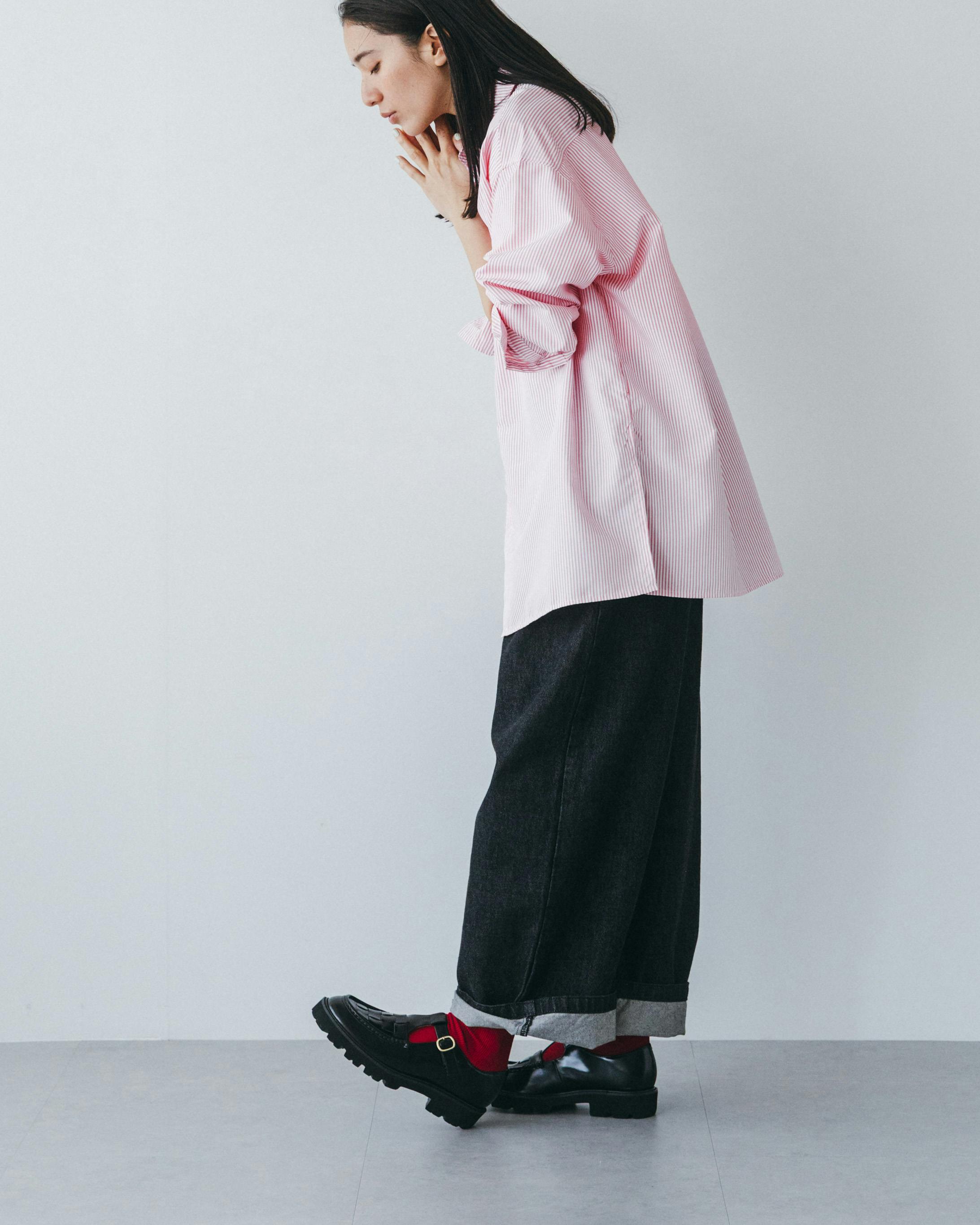 つま先踊る、大人の相棒」こだわりソールのTストラップシューズ / 牛革