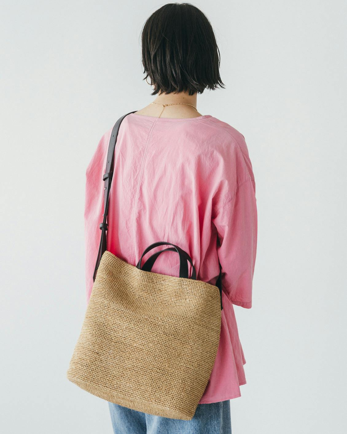 品よく、たっぷり」ラフィアのショルダートートバッグ - 北欧、暮らし