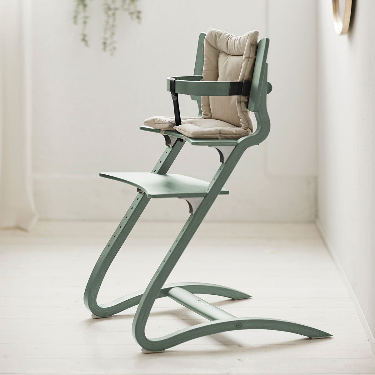 日本販売総代理店-Leander リエンダー ハイチェア Classic クラシック