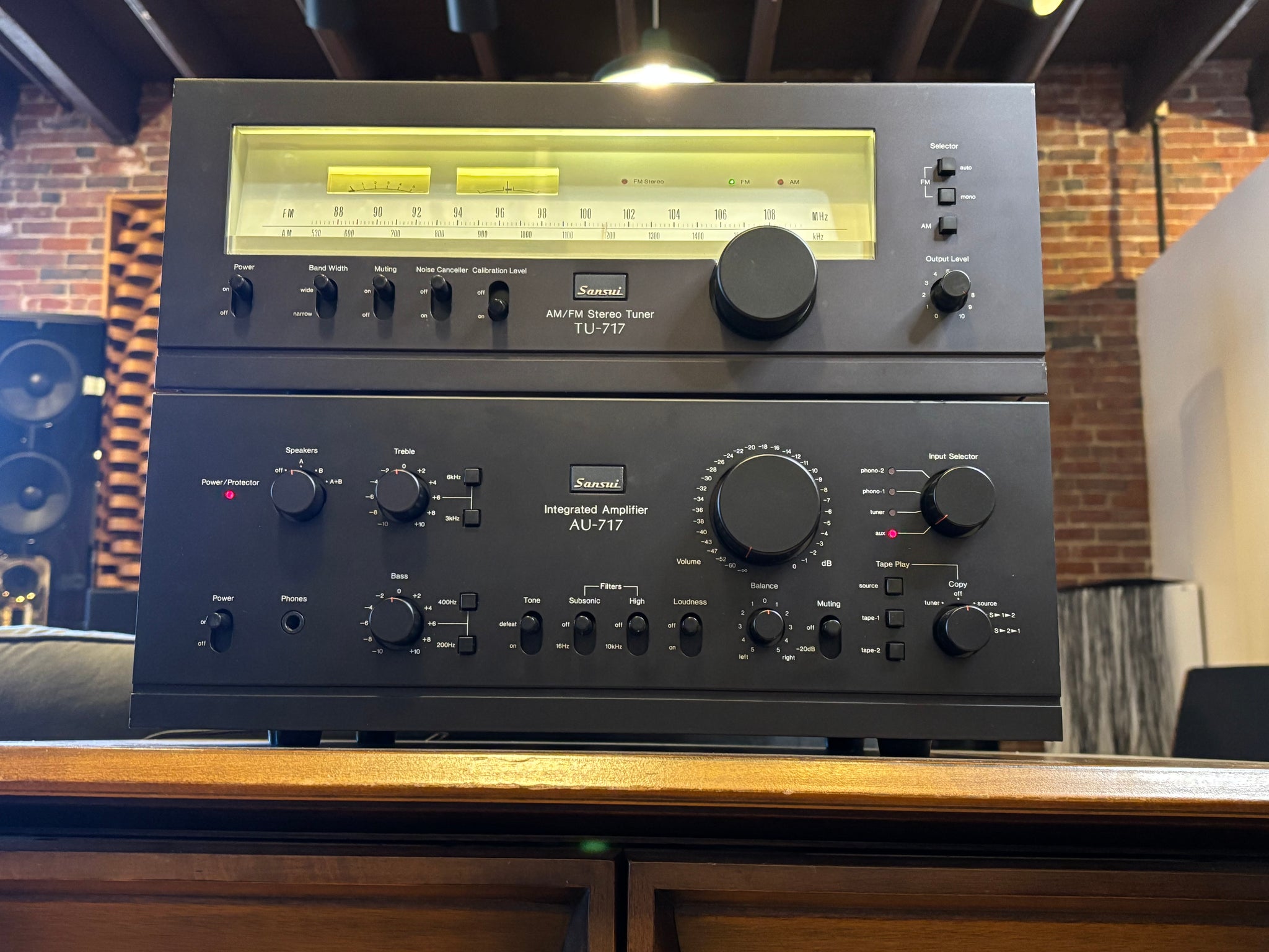 Classic Sansui AU-717 & TU-717 Integrated Amp & Tuner 