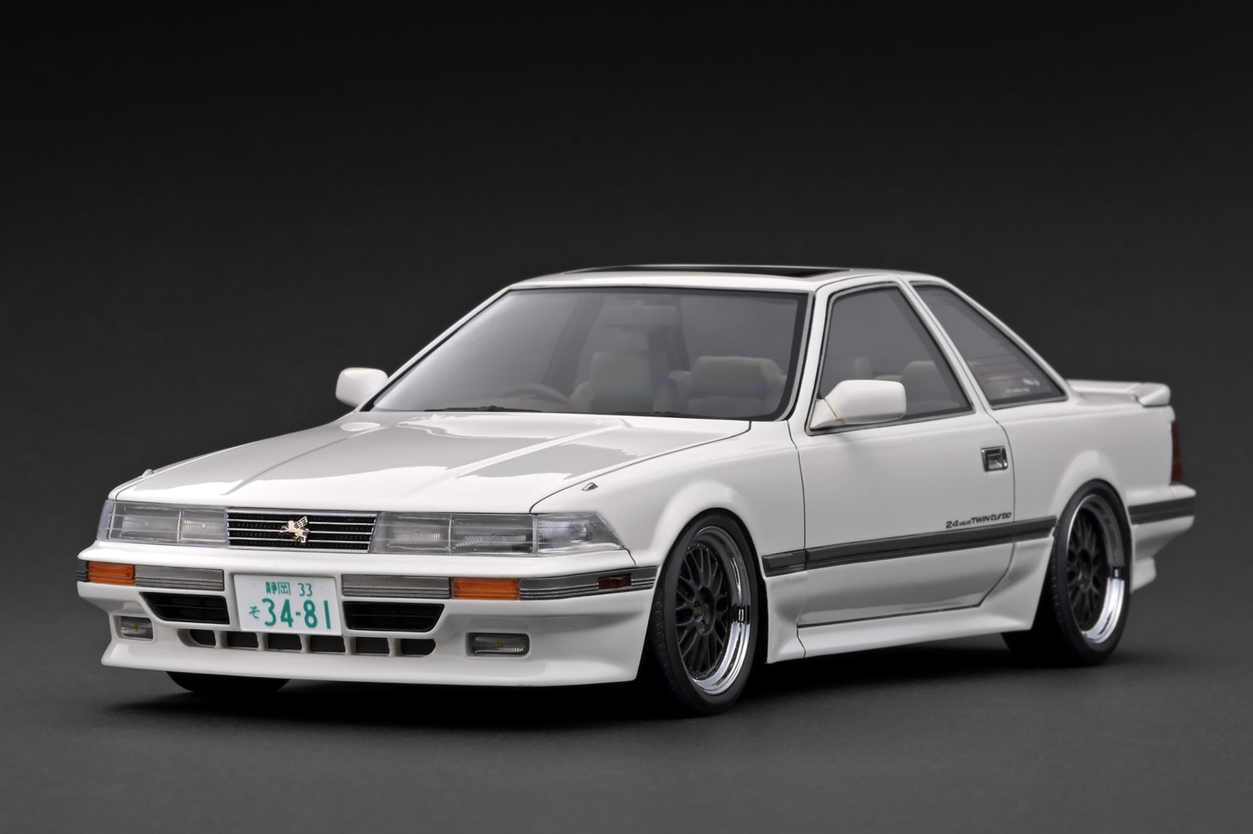 Ignition Model 1:18 Toyota Soarer (Z20) 2.0GT-TWIN TURBO L White