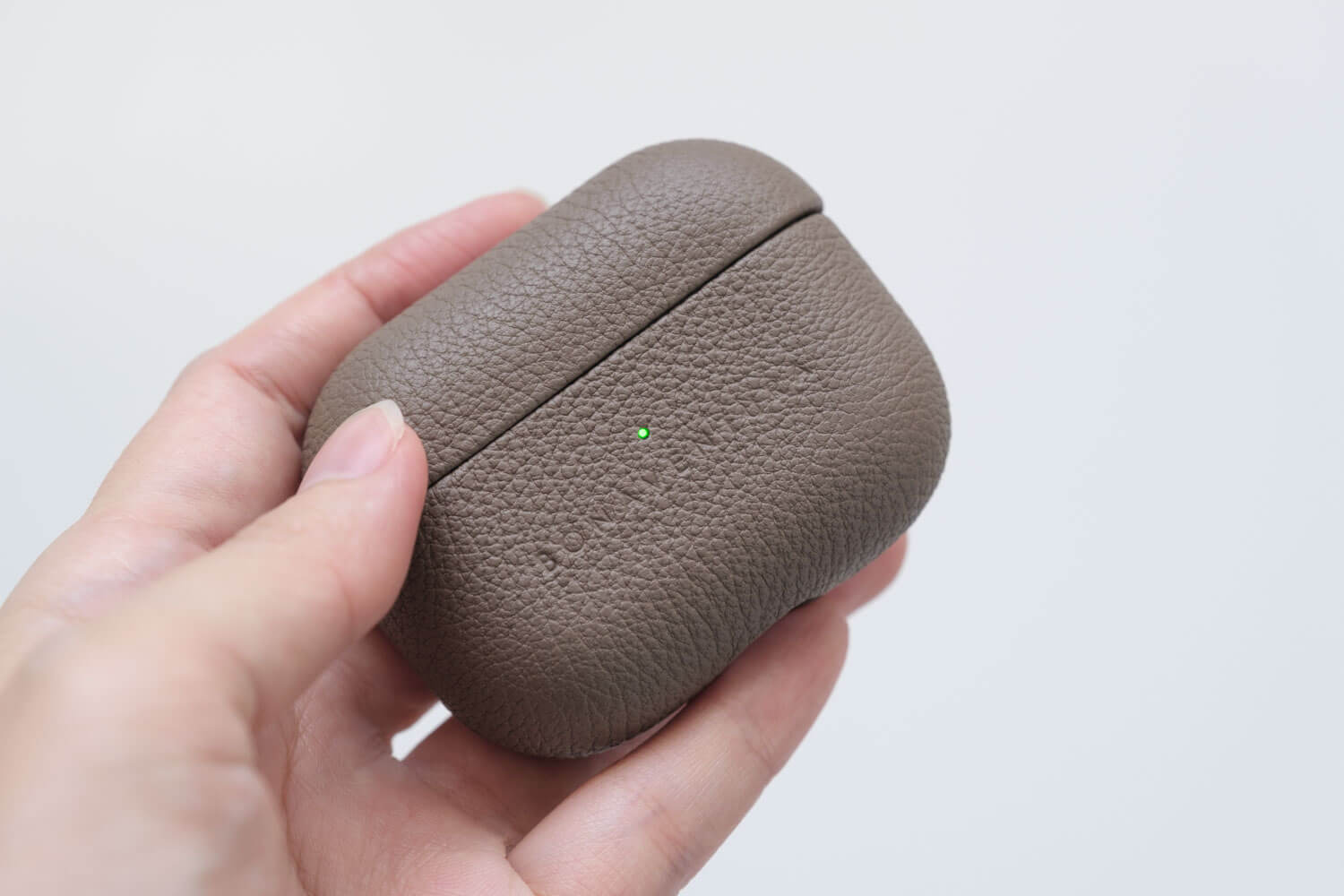 レビュー】AirPods Pro用のケースはBONAVENTURAのシュランケンカーフ