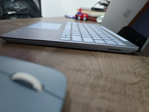 Microsoft Surface Laptop Go 2 - I5 (11th), 8gb, 256gb, Touch Cinza