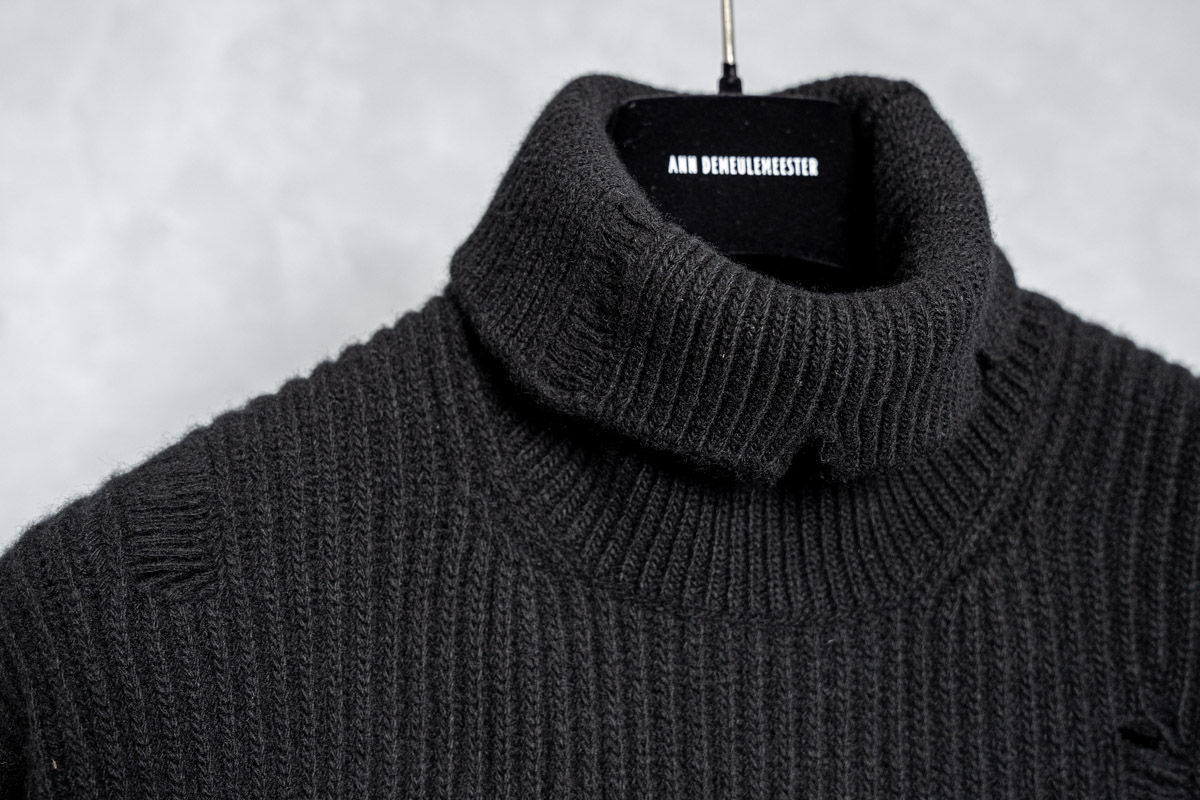 アンドゥムルメステールのハイネックダメージニット | HUES 福岡