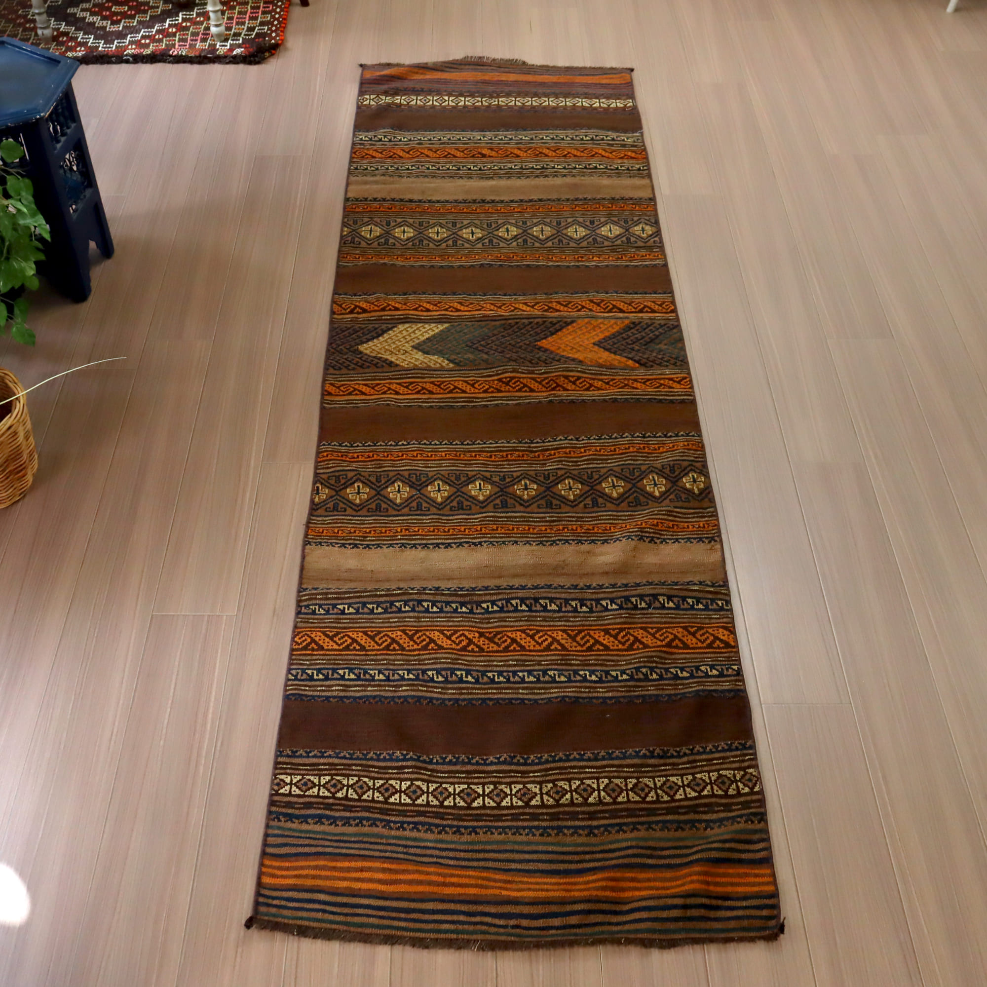 アフシャール/バルーチ / ガラタバザール