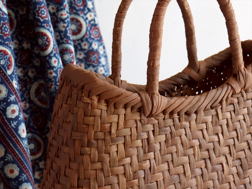 やまぶどう カゴバッグ 扇型 網代編み/白皮 巾32cm 高さ（本体）18cm