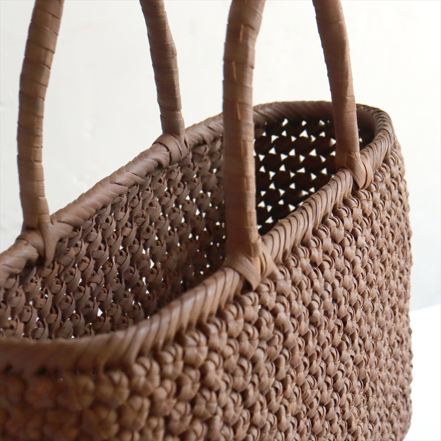 山ぶどう かごバッグ 紅皮横長 六角花細工編み4mm 巾34cm 高さ（本体