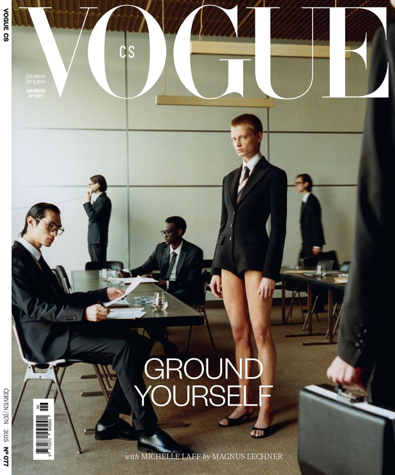 女性情報誌 Vogue Czechoslovakia December 2021 女性情報誌 Vogue