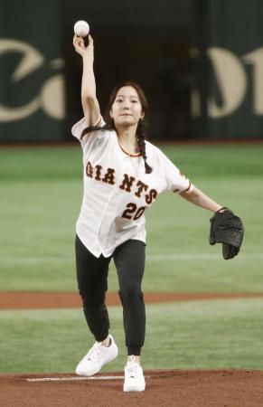 フィギュア、本田真凜が始球式/野球/デイリースポーツ online