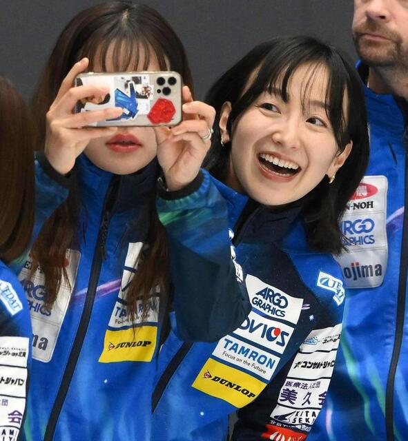 ロコ・ソラーレ 表彰式前に見せたほっこりシーン 藤沢五月と吉田知那美