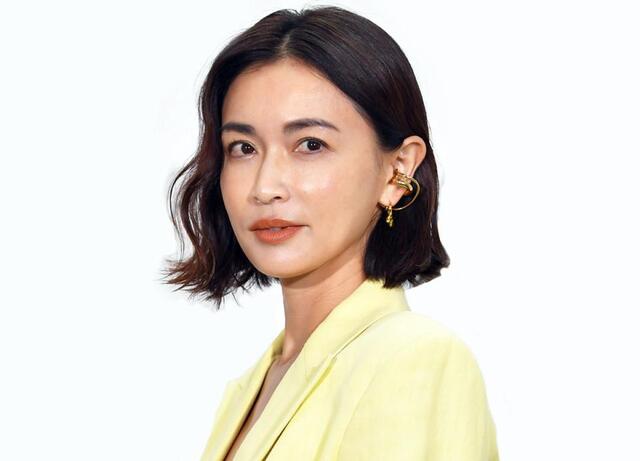 長谷川京子 46歳誕生日で「1つお姉さんに」年下女優らから“前祝い