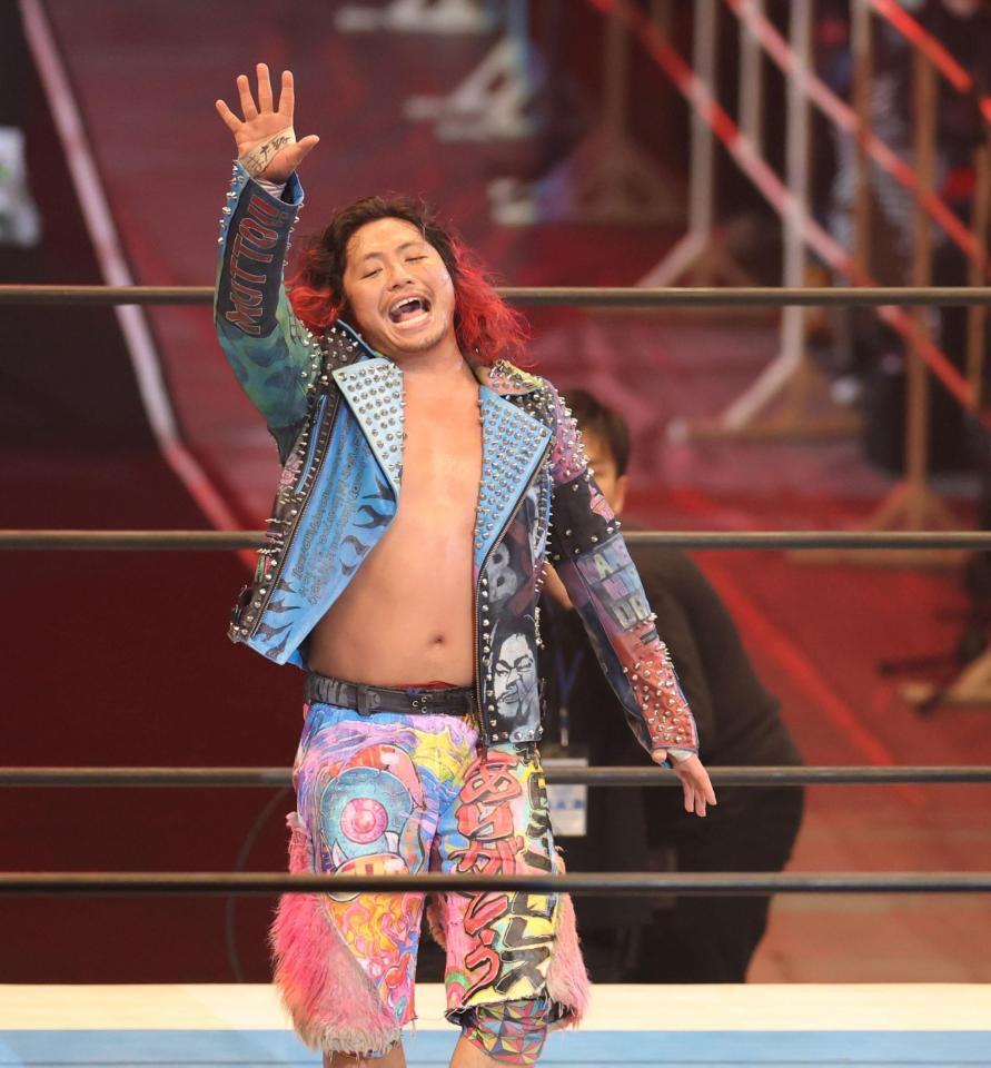 またね」新日本退団の高橋ヒロム、最終戦終え笑顔の旅立ち “同期