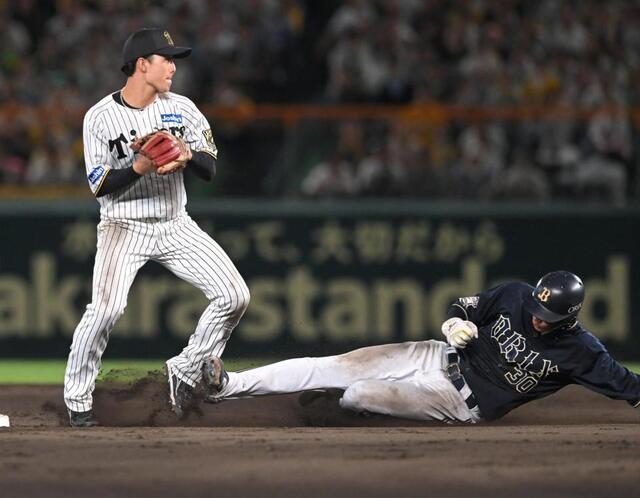 オリックス・広岡のスライディングにベンチを飛び出した阪神・田中秀太