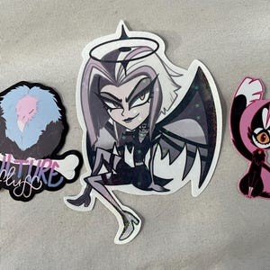 ハズビン ホテル ステッカー | マスクを脱いだアダムまたはマスクを