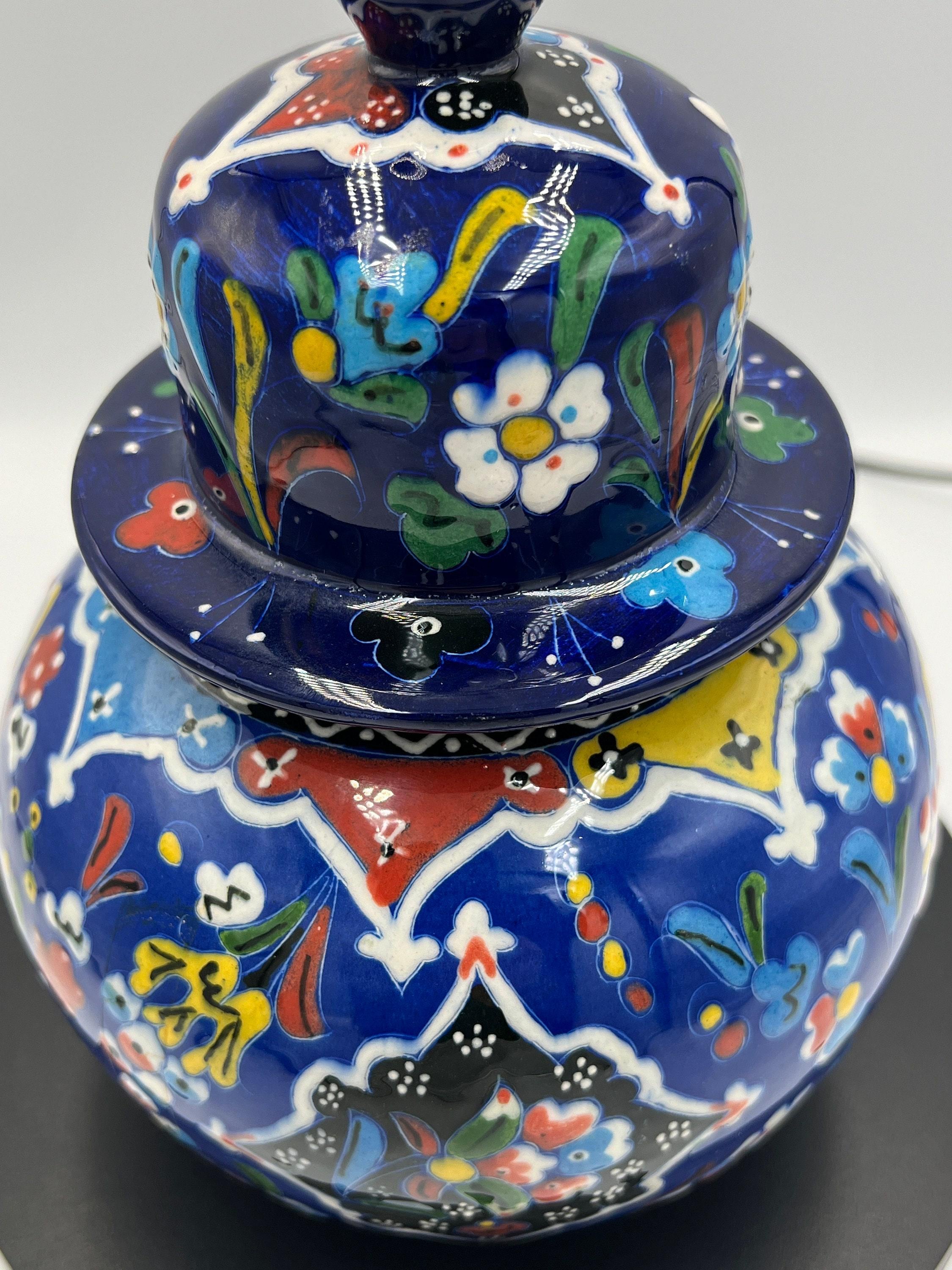 手描きの陶器瓶：鮮やかな色彩、9インチの蓋付きポット - Etsy 日本