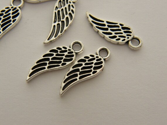 56個の天使の羽チャーム アンティークシルバートーン AW58 - Etsy 日本