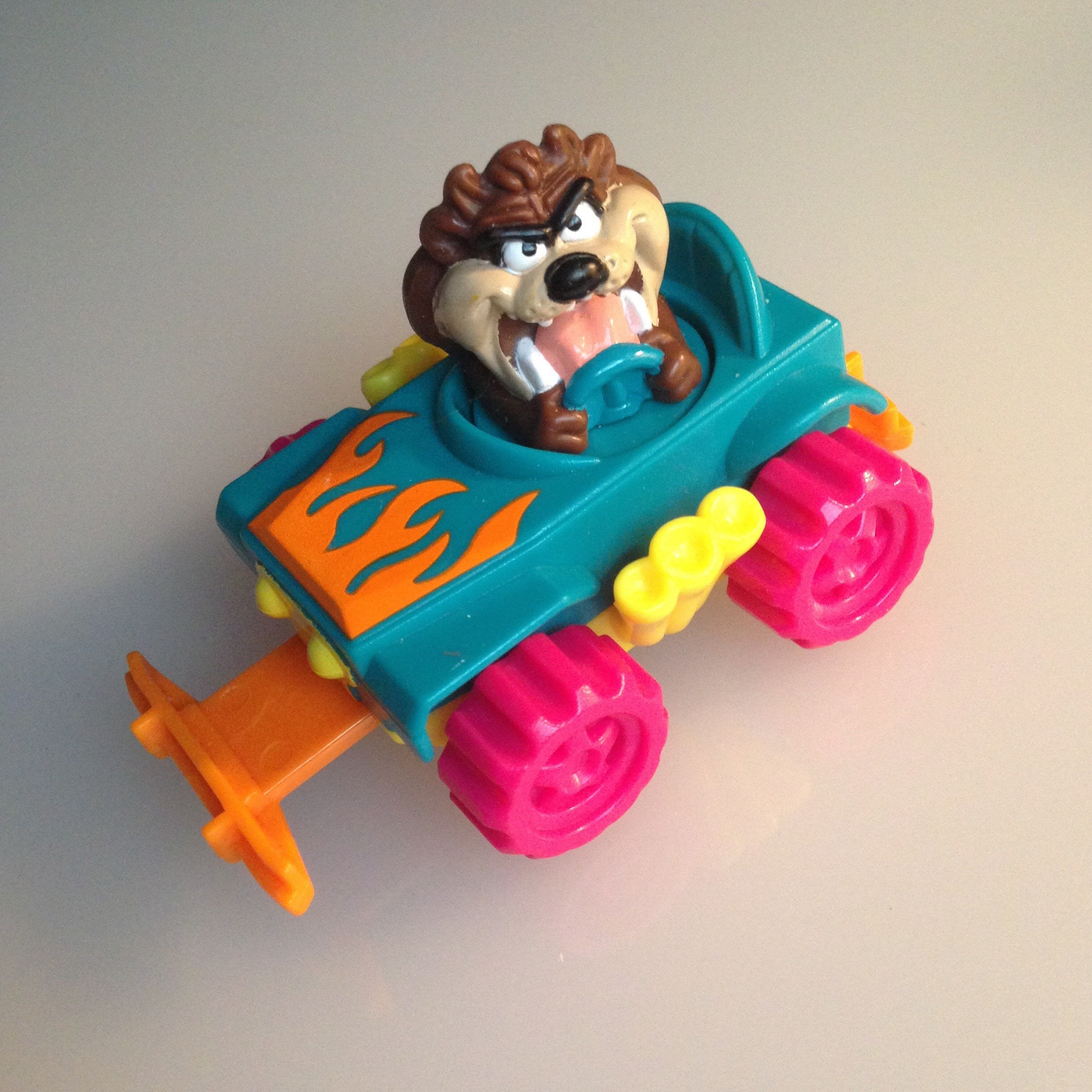 ルーニー・テューンズ」や「メリー・メロディーズ」に登場するワーナー