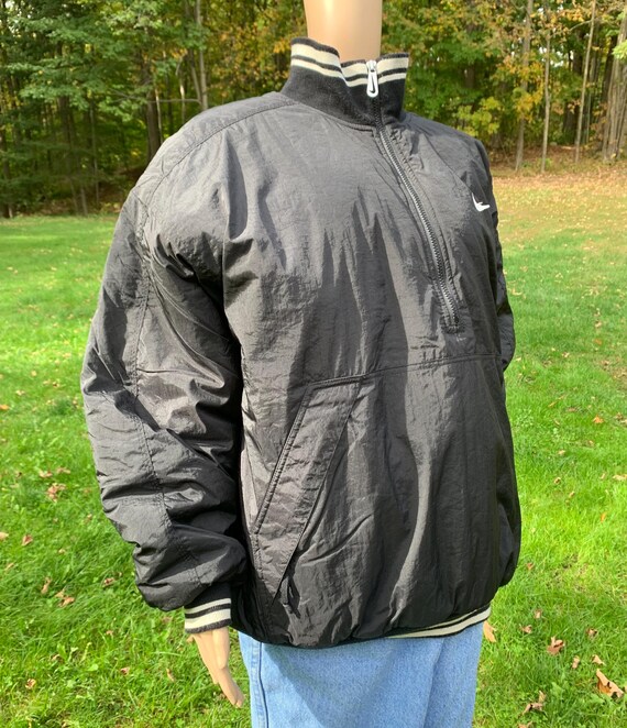 Vintage 1980s-1990s Nike Black and White Winter Pull Over Puffer