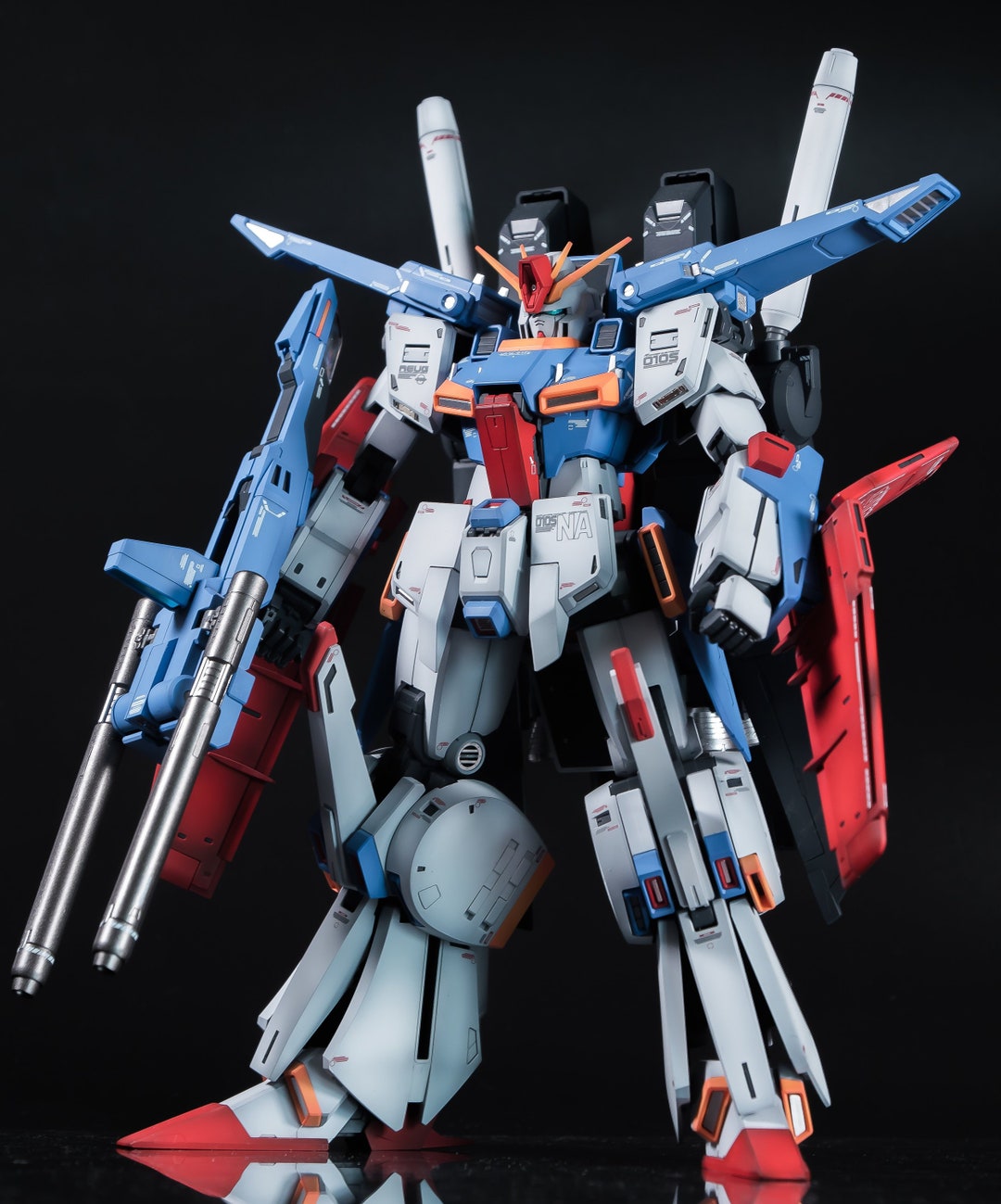 プレミアムバンダイ MG 1/100 「強化型ダブルゼータガンダム」塗装済み