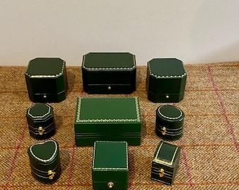 ヴィンテージスタイルのリングボックス。結婚指輪や婚約指輪にぴったり