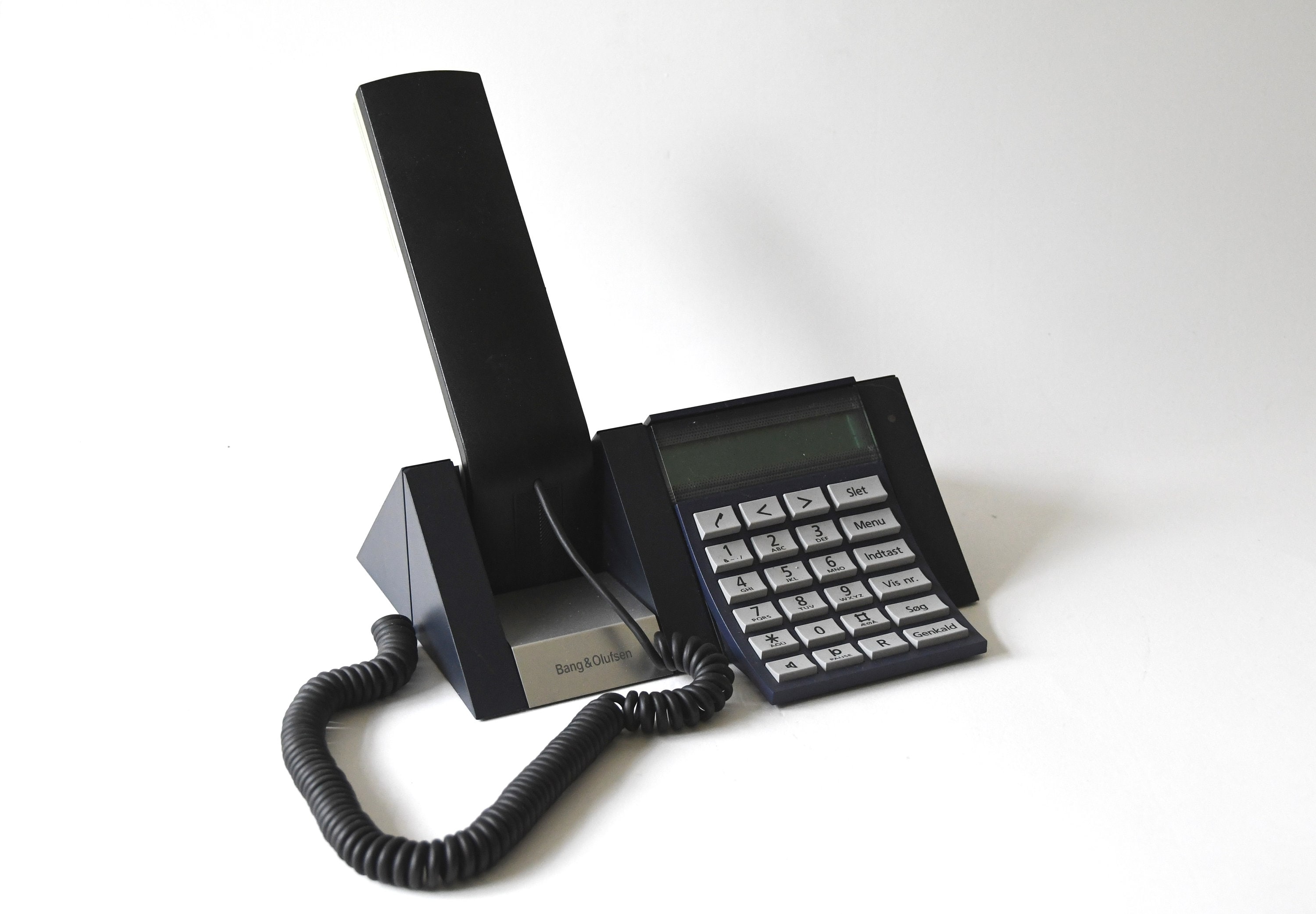 Beocom 2500. Corded Analog Black Modernist Phone. BANG & OLUFSEN